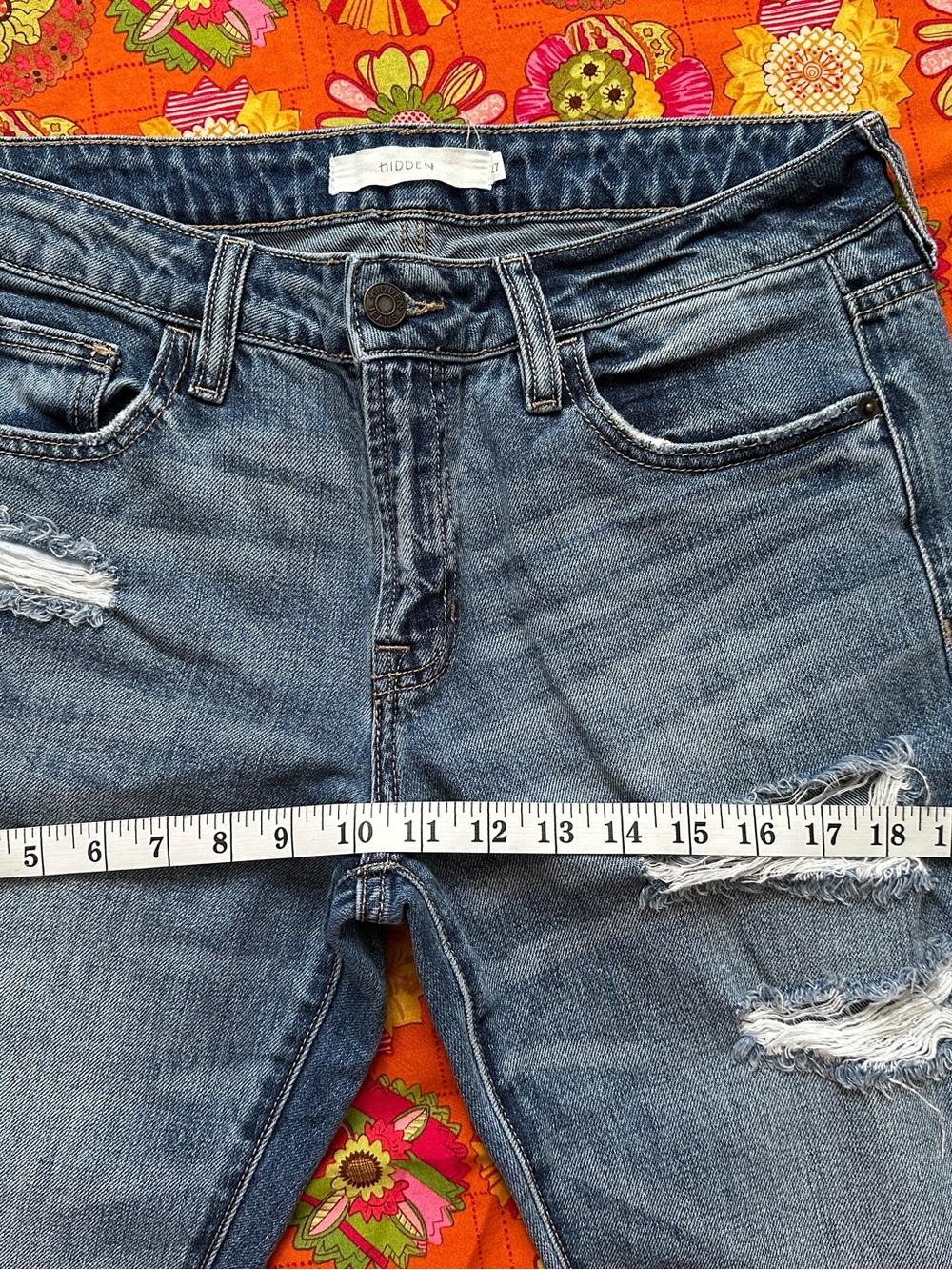 HIDDEN Distressed Blue Jeans - Picture 9 of 13